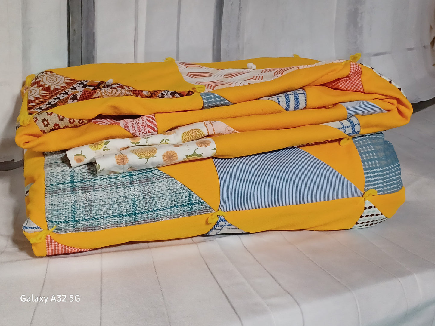 Twin Size Vintage Quilt Cotton & Polyester Triangles